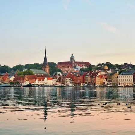 Reetdachkate Fuchsgraben - Naturnah & Stilvoll Mit Wald-sauna Feriehus