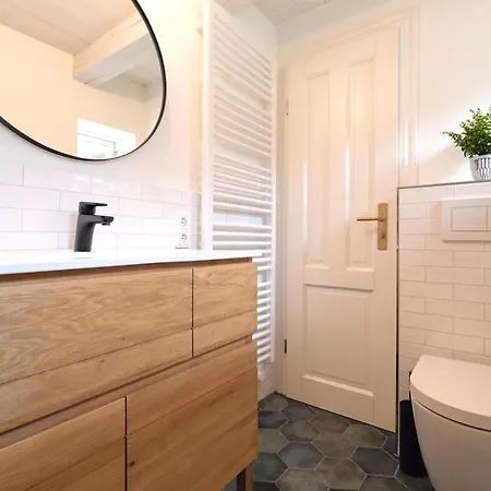 Feriehus Reetdachkate Fuchsgraben - Naturnah & Stilvoll Mit Wald-sauna *