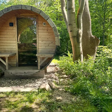 펜션 Reetdachkate Fuchsgraben - Naturnah & Stilvoll Mit Wald-sauna